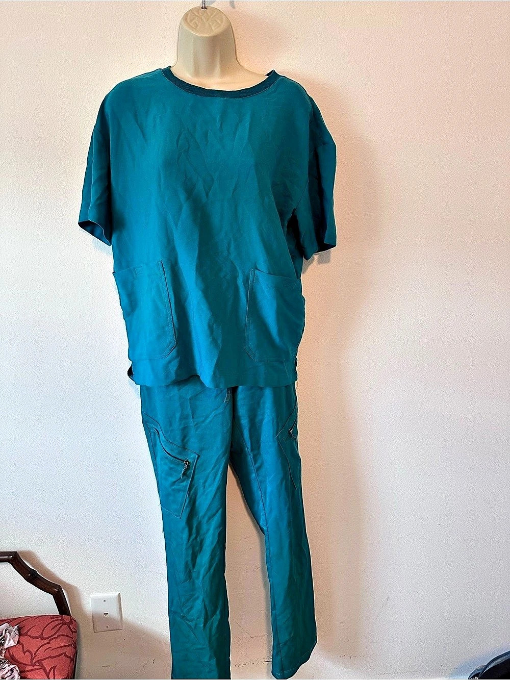 Teal Short Sleeve Scrub Set Size Small Like New